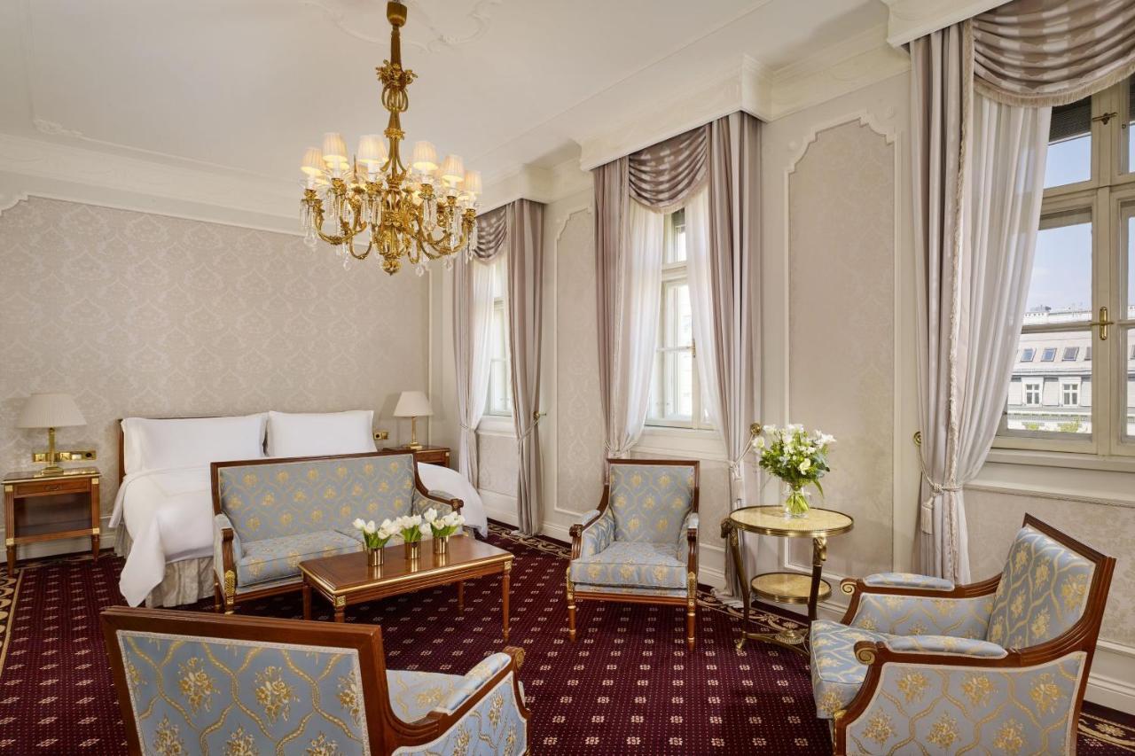 Junior Suite Imperial con due letti singoli e vista sulla città